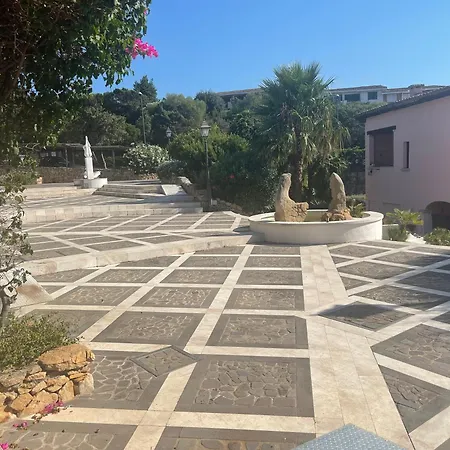 Piazza Ginestre ポルト・ロトンド