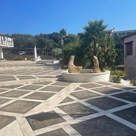 Piazza Ginestre * ポルト・ロトンド